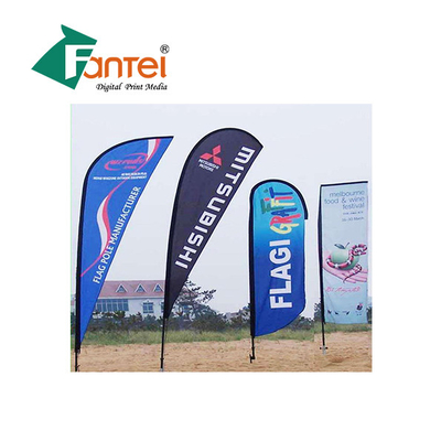 135GSM levantam as bandeiras da exposição, brilhando exterior lustroso levantam a bandeira
